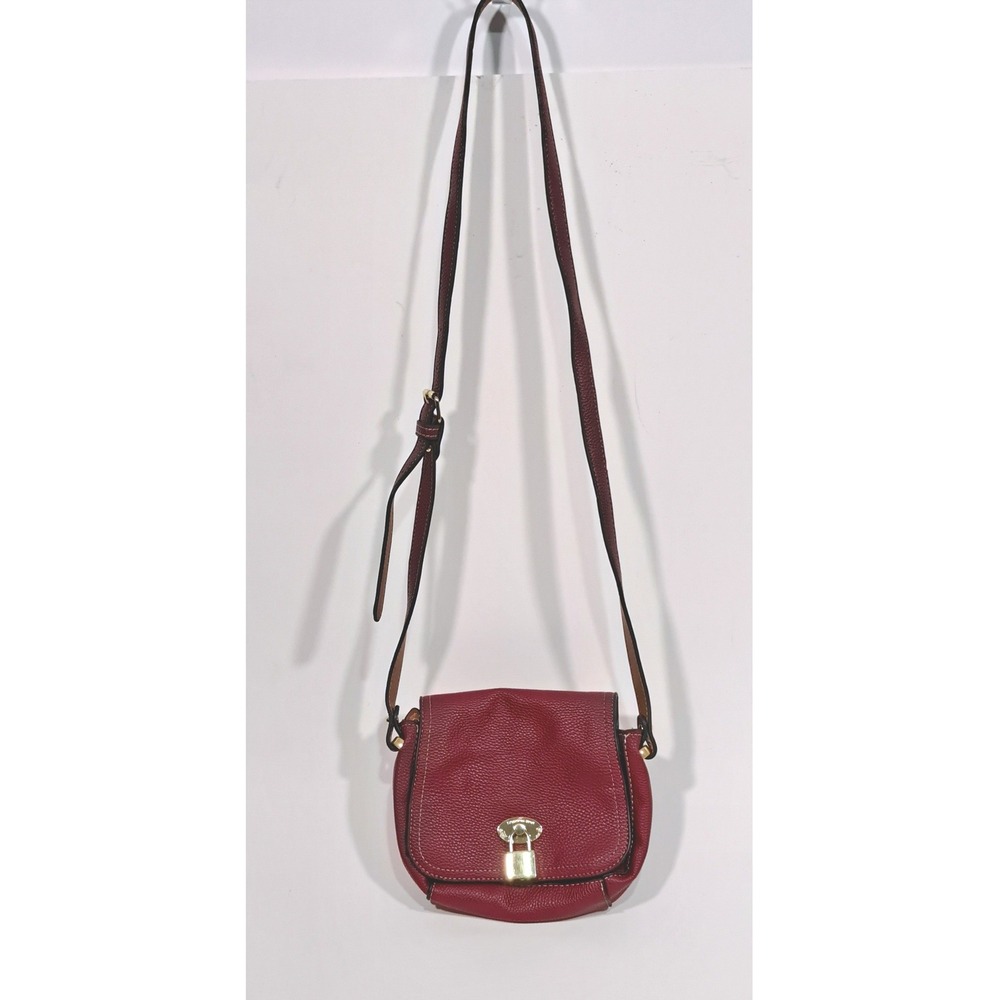 London Fog Burgundy Pebbled Faux Leather Crossbody Saddle Bag with Gold Padlock - Picture 12 of 12